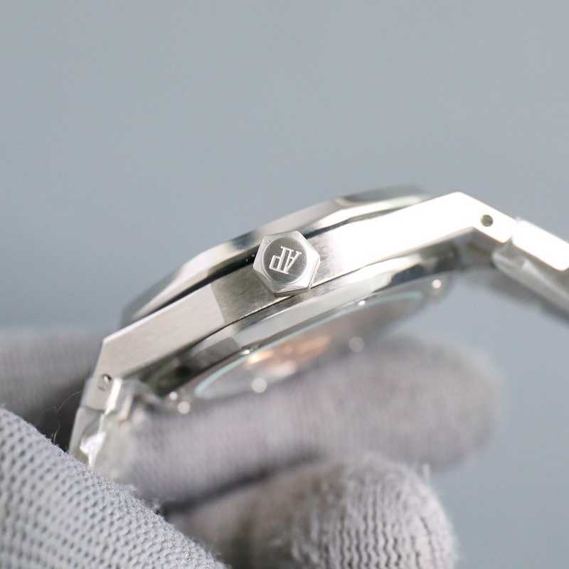 Audemars Piguet Royal Oak 15550ST 15451ST Unveiled Exquisite Timepiece-6