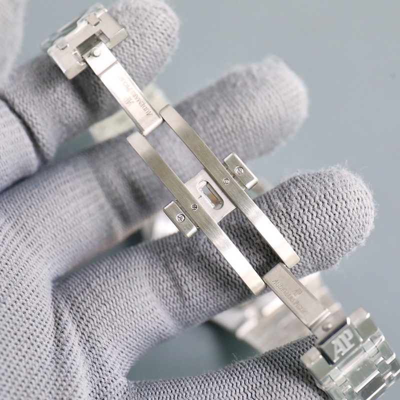 Audemars Piguet Royal Oak 15550ST 15451ST Unveiled Exquisite Timepiece-8