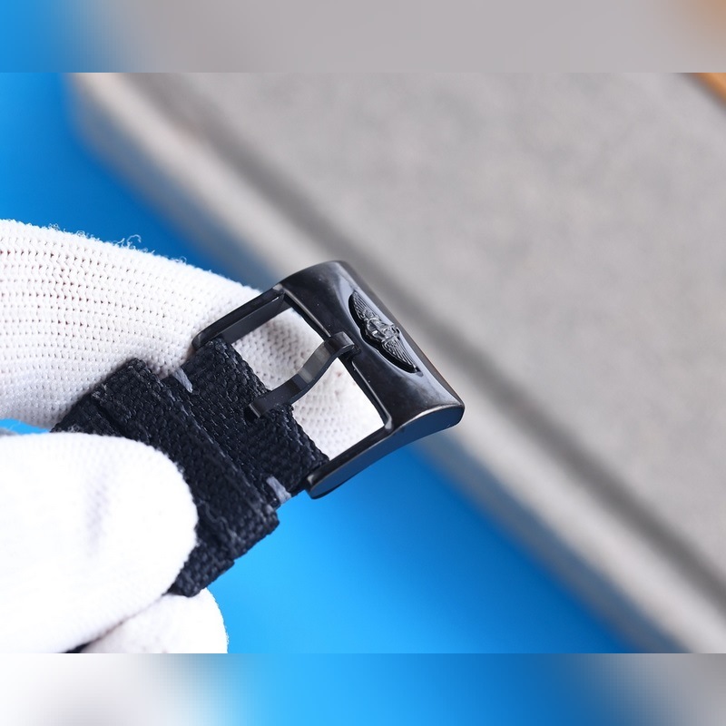 Breitling Avenger Automatic 43mm Quality Timepiece-8