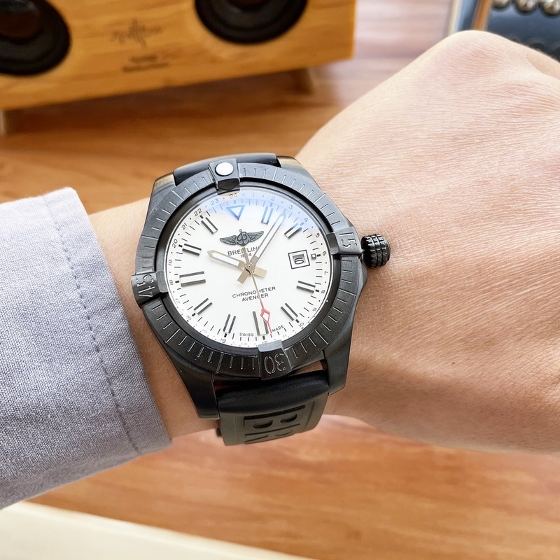 Breitling Avenger Series Automatic 43mm Replica Watch Precision Timepiece-2