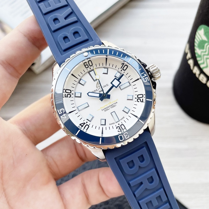 Breitling Superocean Series Elegant Bold Design High-Quality Features-4
