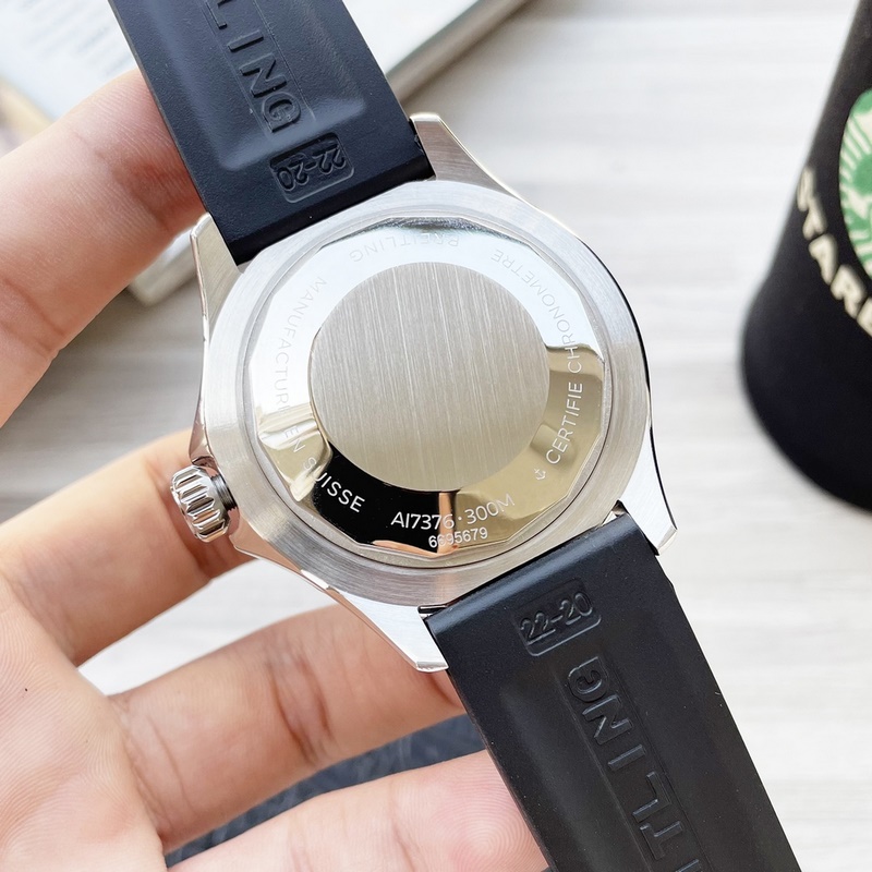 Breitling Superocean Series Elegant Bold Design High-Quality Features-7