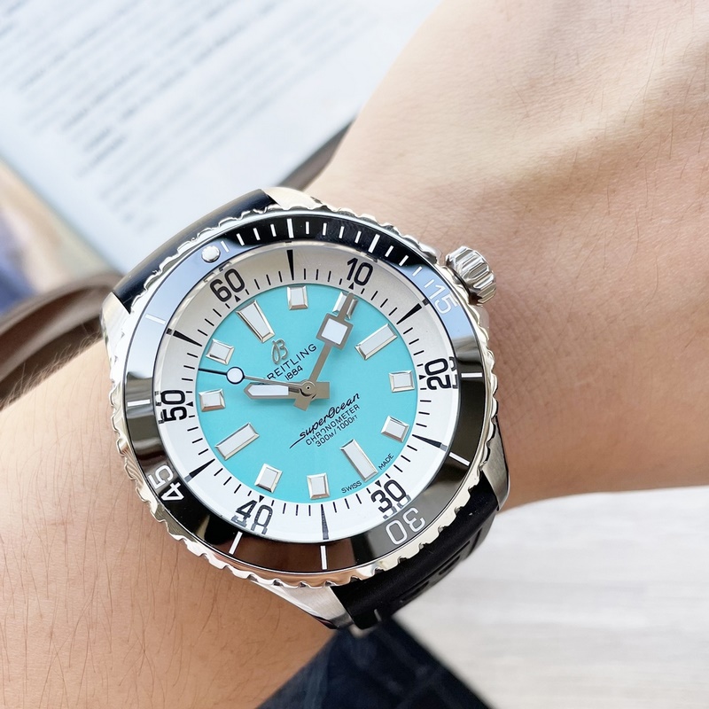 Breitling Superocean Series Exquisite Aesthetics and Commanding Presence-3