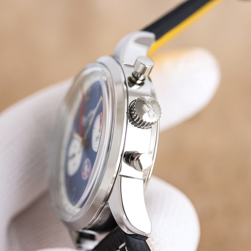 Breitling Navitimer Boldly Redefined Classic Chronograph-5
