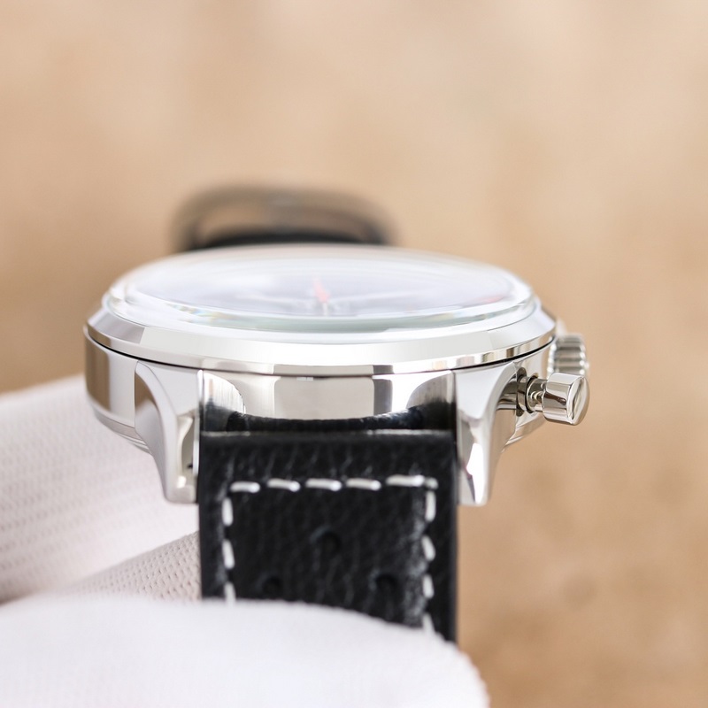 Breitling Navitimer Bold New Colors Revitalize Classic Design-6