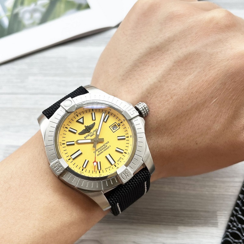 Breitling Superocean Series 44mm 316 Stainless Steel Authentic-5