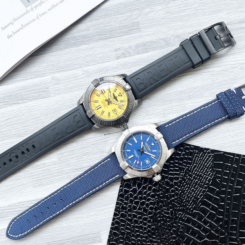 Breitling Superocean Series 44mm 316 Stainless Steel Authentic-6