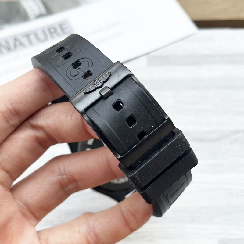 Breitling Superocean Series 44mm 316 Stainless Steel Authentic-8