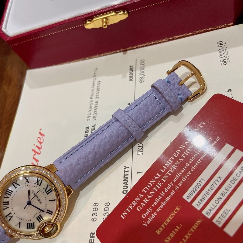 Cartier Ballon Bleu 33mm Replica Watch Luxury Timepiece Elegant Design-4