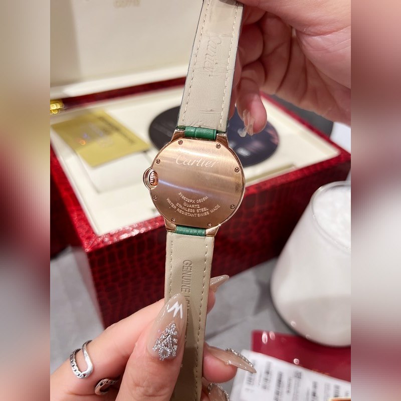 Cartier Ballon Bleu Diamond Pearl Shell Dial Swiss Quartz 36mm Luxury Replica Watch-7