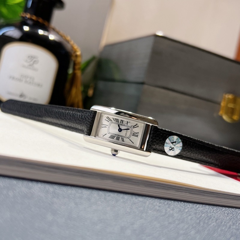 Cartier Tank AmEricaine Small Replica Watch Elegant American Design-2
