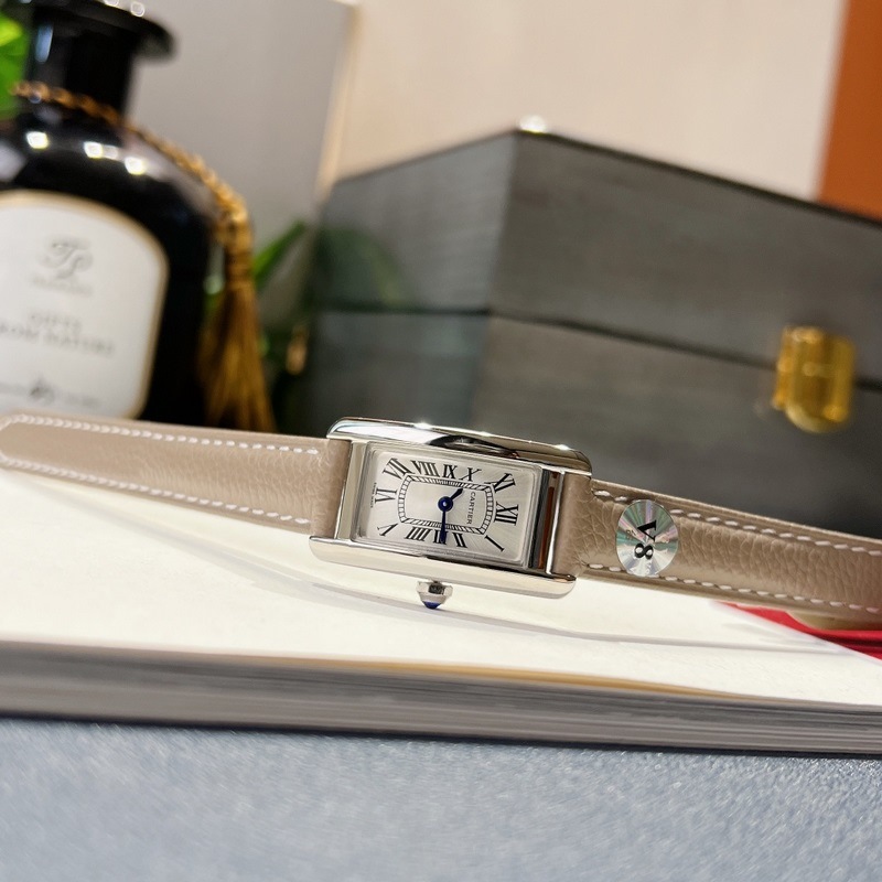 Cartier Tank AmEricaine Small Replica Watch Elegant American Design-3