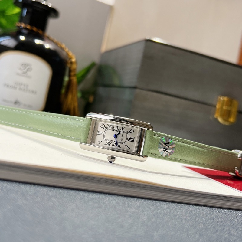 Cartier Tank AmEricaine Small Replica Watch Elegant American Design-5