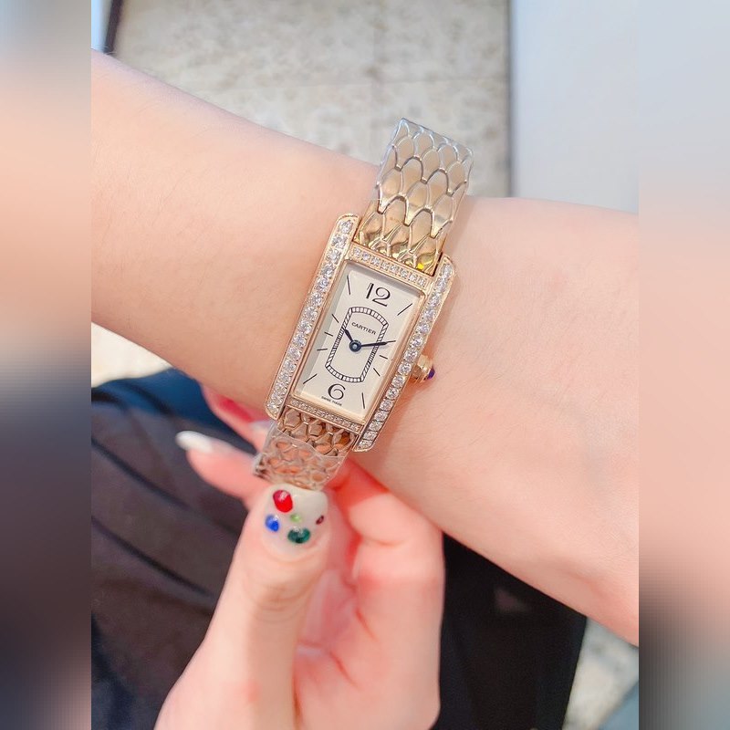 Cartier Tank AmEricaine Small Replica Watch Elegant Timepiece-2