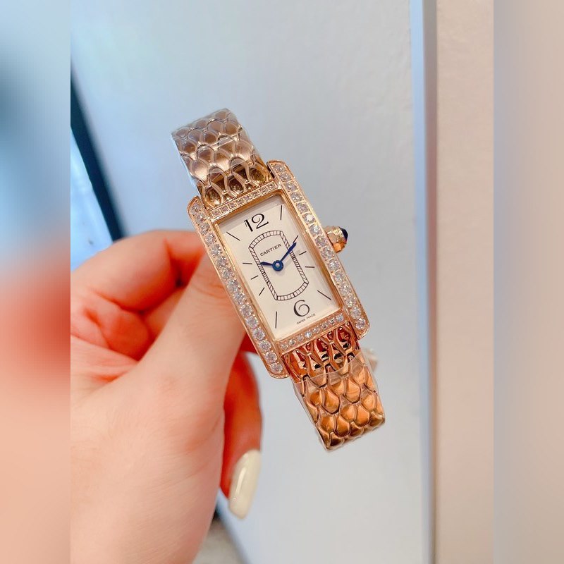 Cartier Tank AmEricaine Small Replica Watch Elegant Timepiece-3