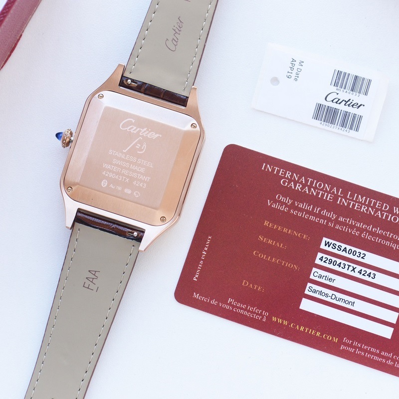 Cartier Santos-Dumont Replica Watch Luxury Timepiece Elegant Design-8