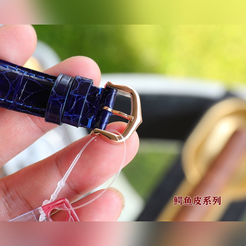 Cartier Ballon Bleu Series 33 36 Genuine Crocodile Leather High-Quality Replica Watch-6