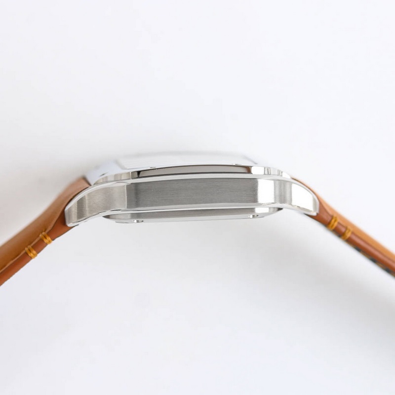 Cartier Santos Series Replica Watch Sapphire Crystal and Fish-eye Glass Features-7