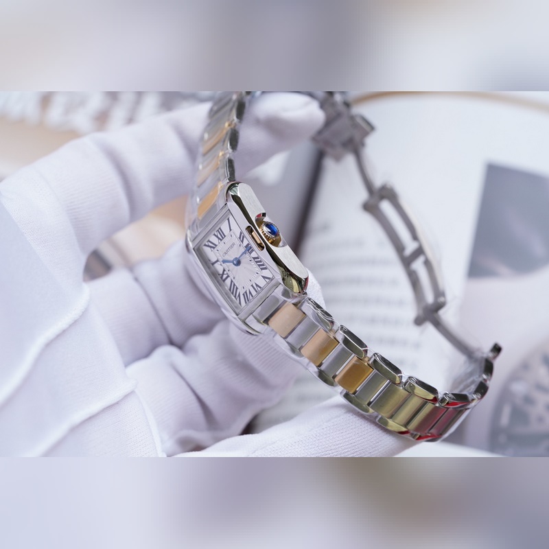 Cartier Tank Anglaise 18K Gold Replica Watch 5-Year Warranty-4