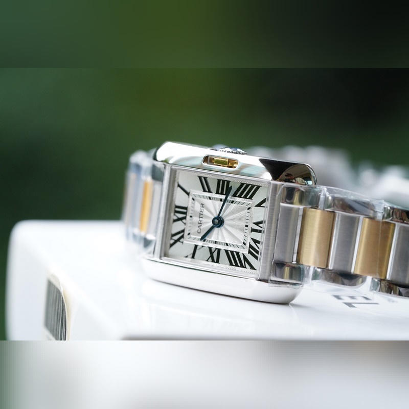 Cartier Tank Anglaise 18K Gold Classic Replica Watch 5-Year Warranty-4