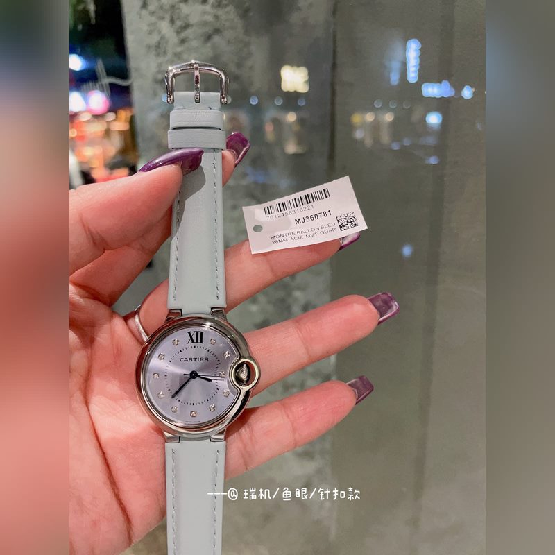 Cartier Ballon Bleu 33mm Quartz Replica Watch Exquisite Timepiece with Classic Design-6