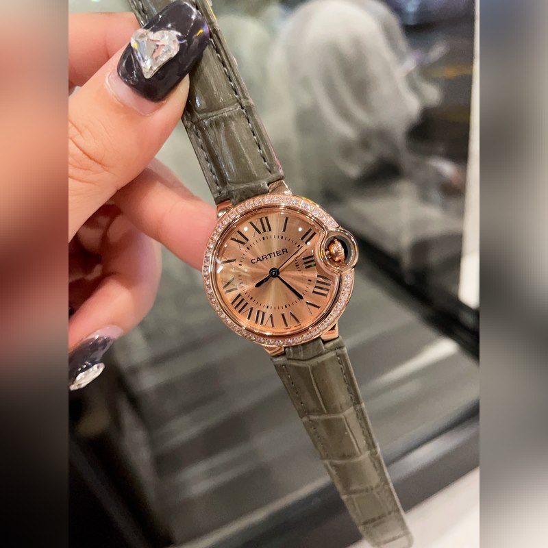 Cartier Ballon Bleu 33mm Quartz Replica Watch Exquisite Craftsmanship-2