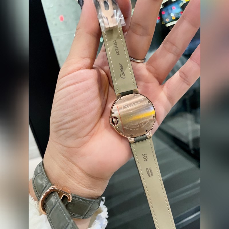 Cartier Ballon Bleu 33mm Quartz Replica Watch Exquisite Craftsmanship-4