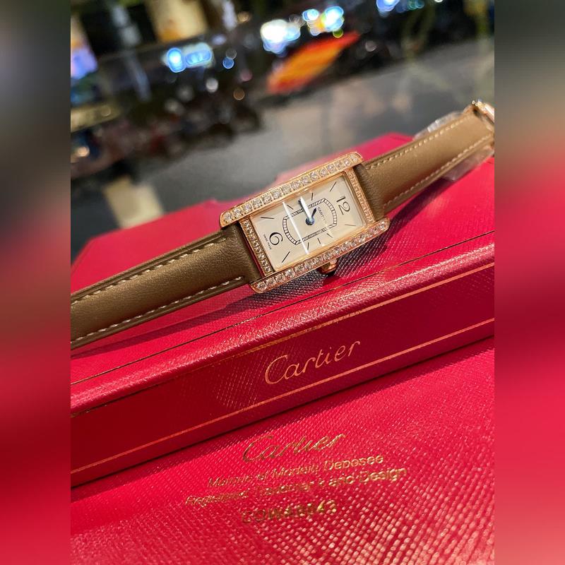 Cartier Tank AmEricaine Small Replica Watch Blue Dial Luxurious Design-2