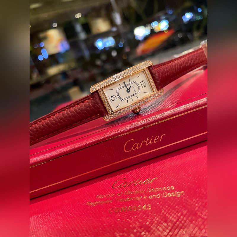 Cartier Tank AmEricaine Small Replica Watch Blue Dial Luxurious Design-3