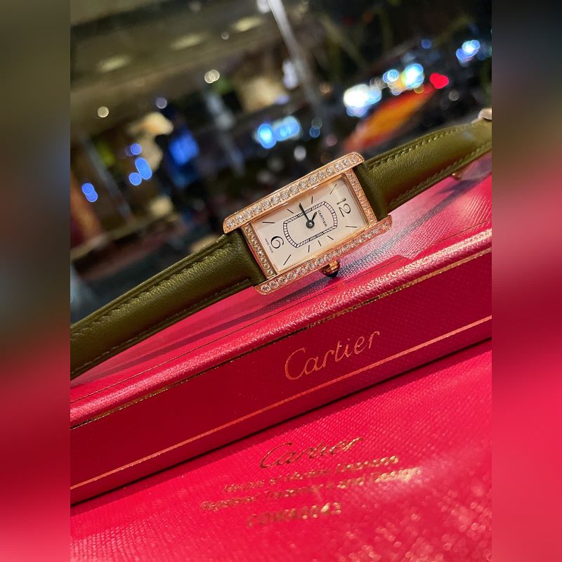 Cartier Tank AmEricaine Small Replica Watch Blue Dial Luxurious Design-4