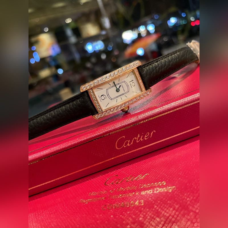 Cartier Tank AmEricaine Small Replica Watch Blue Dial Luxurious Design-6