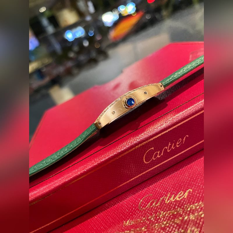 Cartier Tank AmEricaine Small Replica Watch Blue Dial Luxurious Design-7