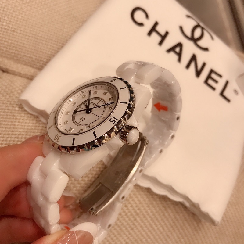 Chanel J12 Ceramic Replica Watch 33mm Quartz Luxury Timepiece-3
