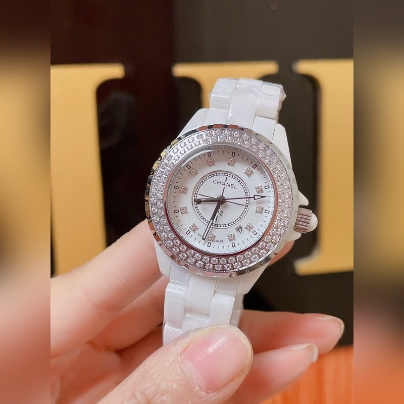 Chanel J12 Ceramic Replica Watch 33mm Quartz Classic Luxury Timepiece-3
