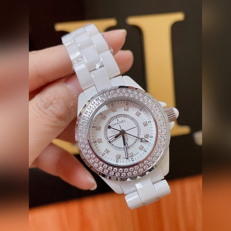 Chanel J12 Ceramic Replica Watch 33mm Quartz Classic Luxury Timepiece-4