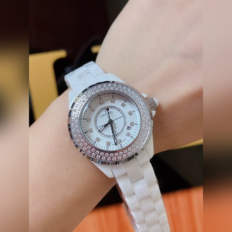 Chanel J12 Ceramic Replica Watch 33mm Quartz Classic Luxury Timepiece-6