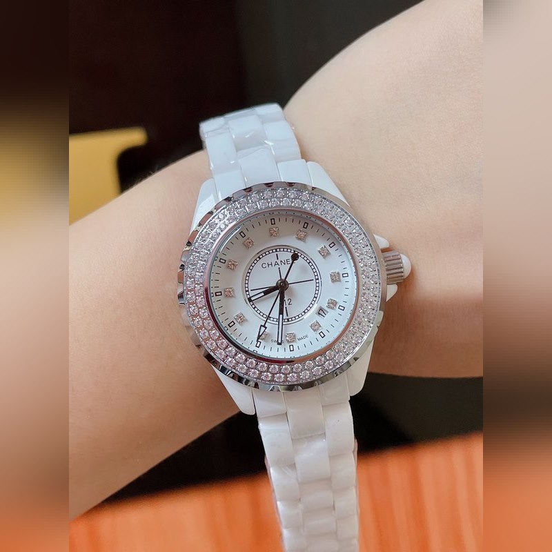 Chanel J12 Ceramic Replica Watch 33mm Quartz Classic Luxury Timepiece-7
