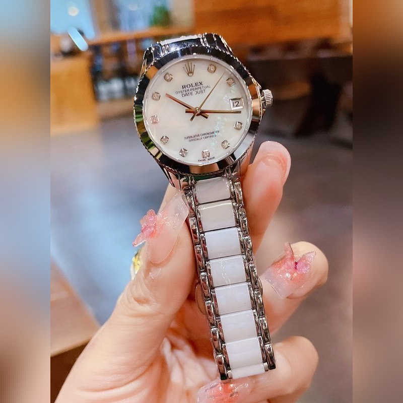 Chanel J12 Ceramic Replica Watch 33mm Quartz Classic Luxury Timepiece-8