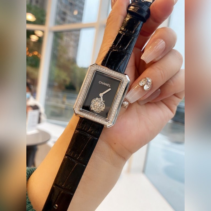 CHANEL Boyfriend Series Replica Watch luxury design elegant craftsmanship-4
