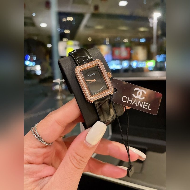 Chanel Boyfriend Small WristReplica Watch Elegant Design Quality Craftsmanship-3