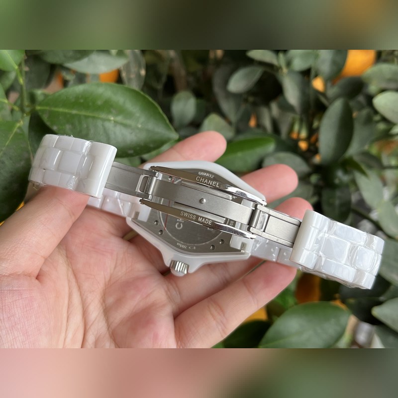 CHANEL J12 Pink Quartz Replica Watch with Heart Design-7