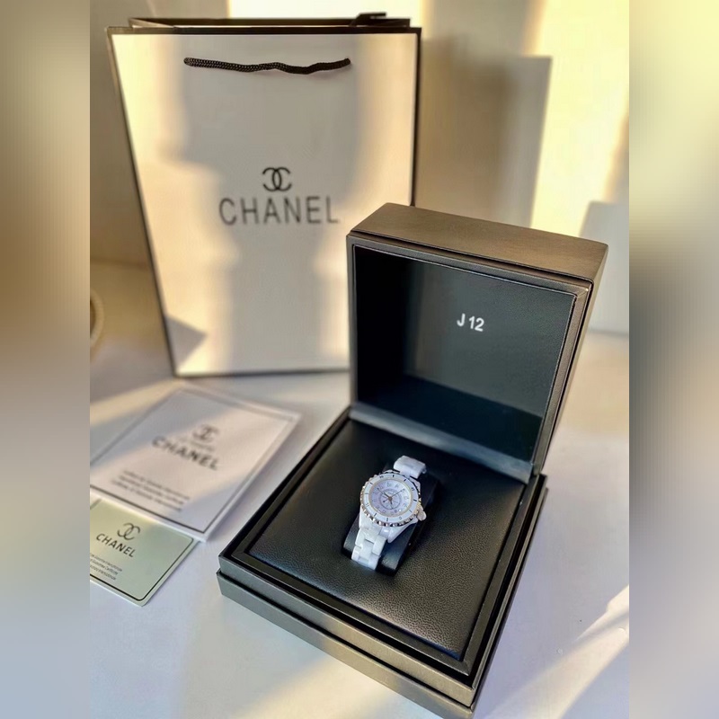 Chanel J12 Ceramic Replica Watch Classic Must-Have for Fashion Icons-2
