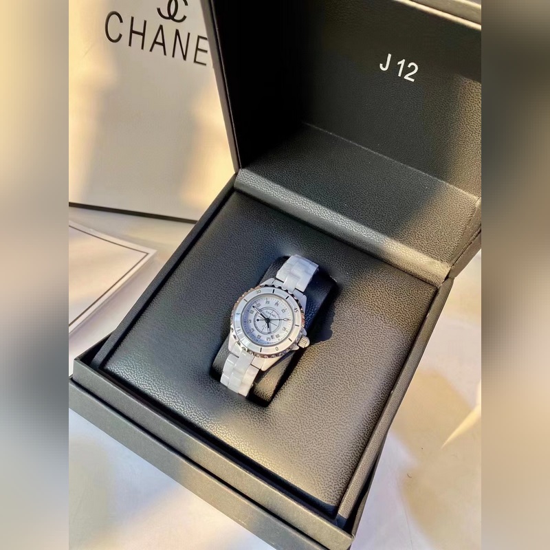 Chanel J12 Ceramic Replica Watch Classic Must-Have for Fashion Icons-4