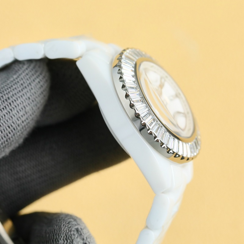 Chanel J12 33mm Women's Replica Watch Super Ceramic Exquisite Craftsmanship-5