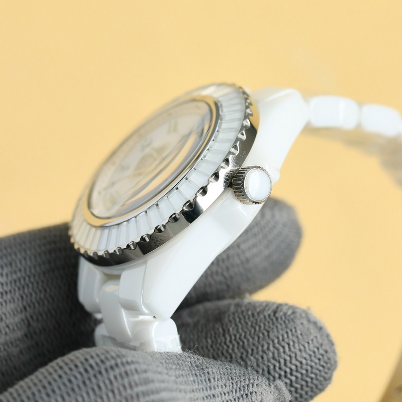 Chanel J12 33mm Women's Replica Watch New Super Ceramic Exquisite Craftsmanship-4