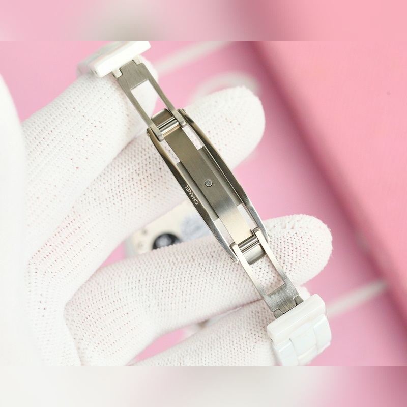 Chanel J12 Series Exquisite Timepiece for 2025 Double Eleven-7