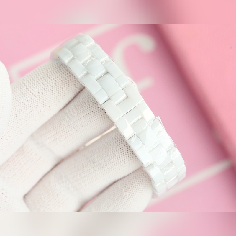 Chanel J12 Series Exquisite Timepiece for 2025 Double Eleven-8