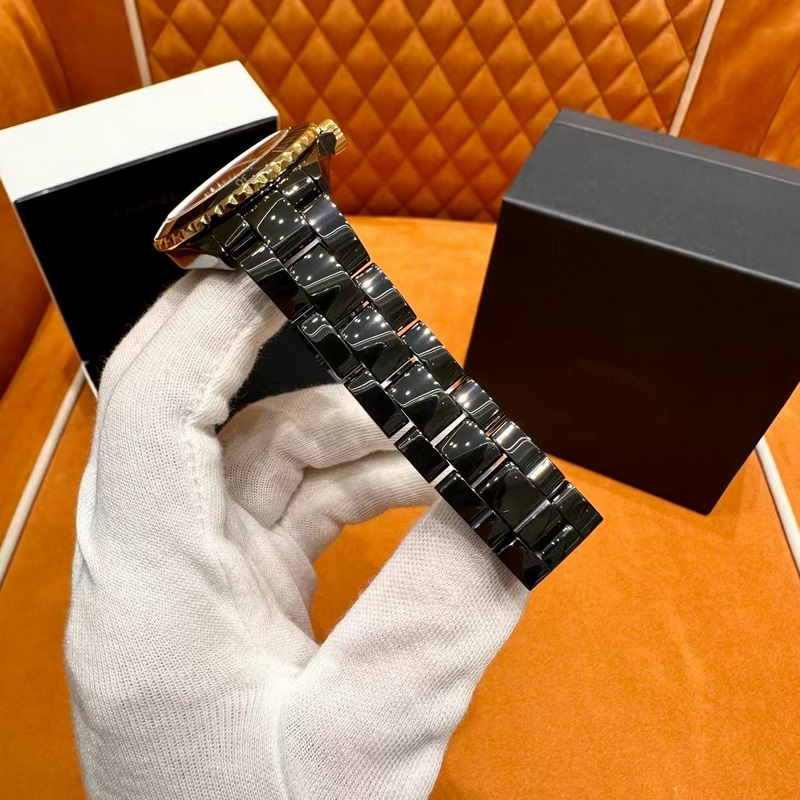 Stunning Chanel J12 Series Replica Watch in Classic Black and Refreshing White-3