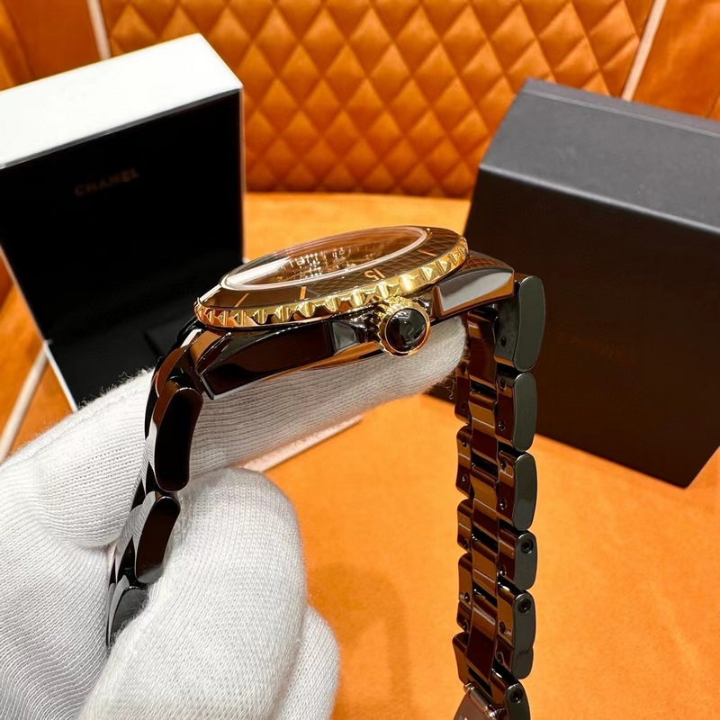 Stunning Chanel J12 Series Replica Watch in Classic Black and Refreshing White-4