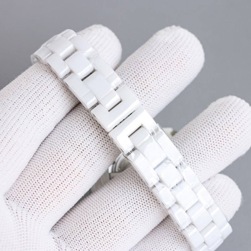 Chanel J12 33mm Super Ceramic Replica Watch Goddess Edition Exquisite Craftsmanship-6